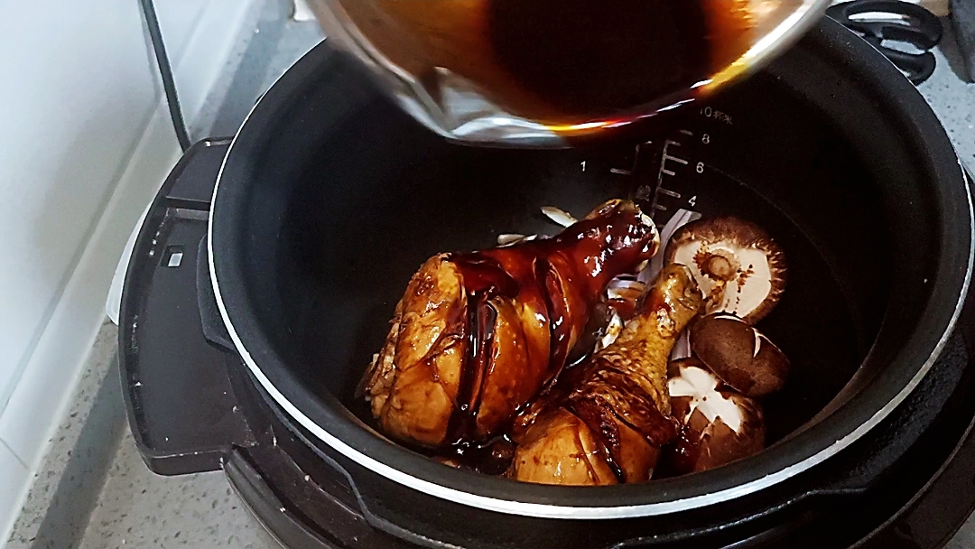 Stewed Chicken Drumsticks with Mushrooms without Adding A Drop of Water, Zero Difficulty, Guaranteed recipe