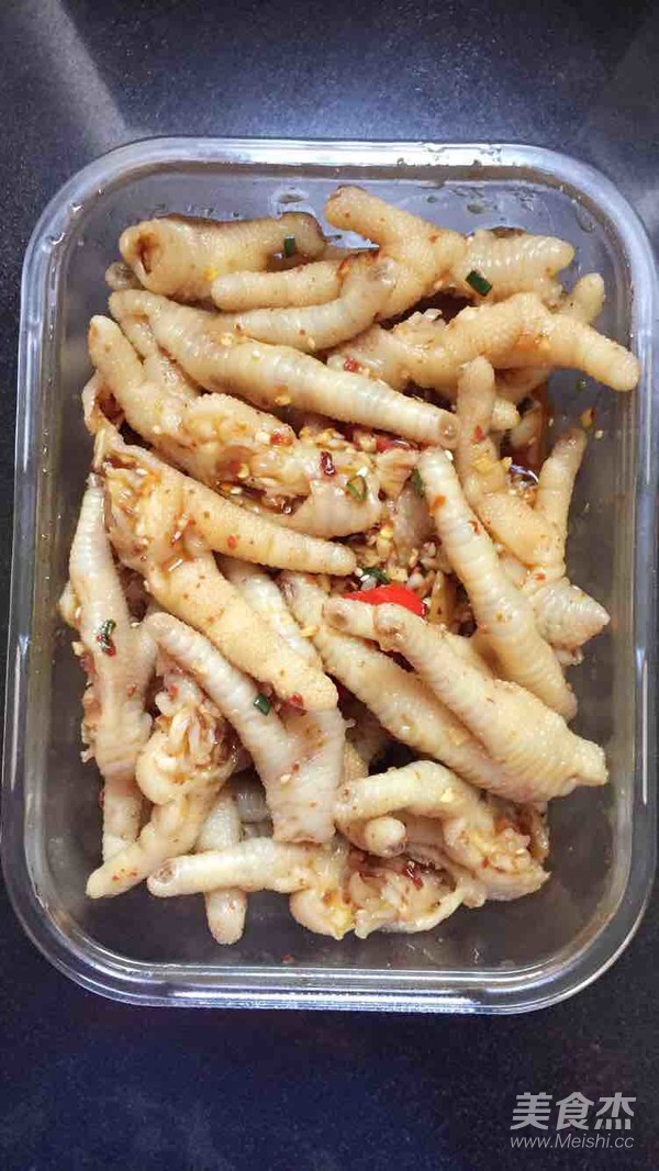 Spicy Red Oil Chicken Feet recipe