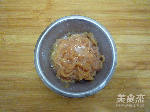 Stir-fried Shredded Chicken with Coriander recipe