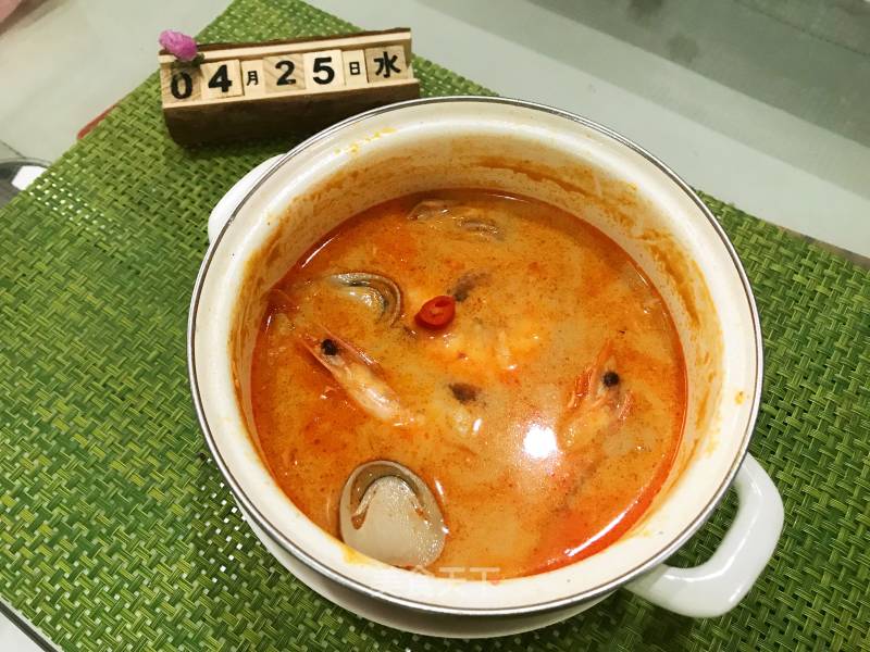 Authentic Thai Tom Yum Goong Soup