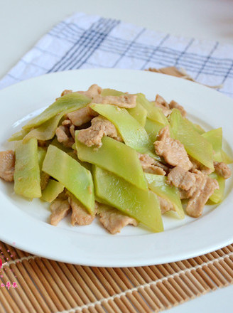 Stir-fried Beef with Lettuce recipe