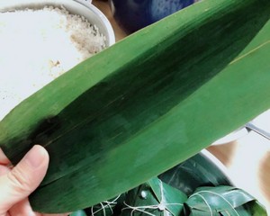 Detailed Version of Triangular Rice Dumplings Sweet and Soft Glutinous Red Bean Dumplings recipe