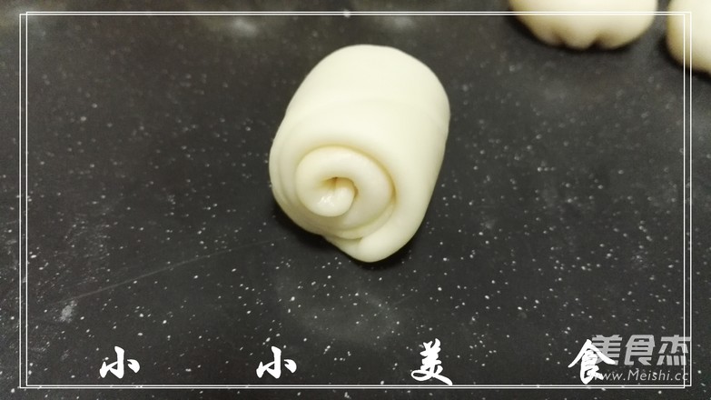 Black Sesame Pepper and Salt Snack recipe