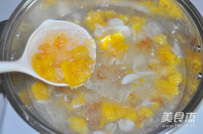 Golden Ear Snow Owl and Peach Gel Soup recipe