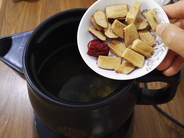 Peach Gum Sweet Potato and Red Date Soup recipe