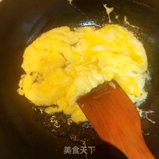 Scrambled Eggs with Tomato and Cucumber recipe
