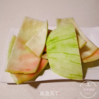 Stir-fried Mustard with Watermelon Peel recipe