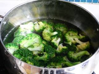 Broccoli in Oyster Sauce recipe
