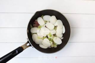 Stir-fried Rice Cake with Sausage recipe