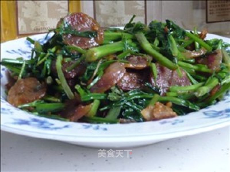 Stir-fried Sausage with Wild Celery recipe