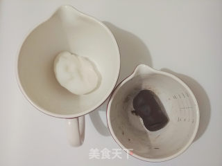 Cocoa Two-color Snowy Mooncakes recipe