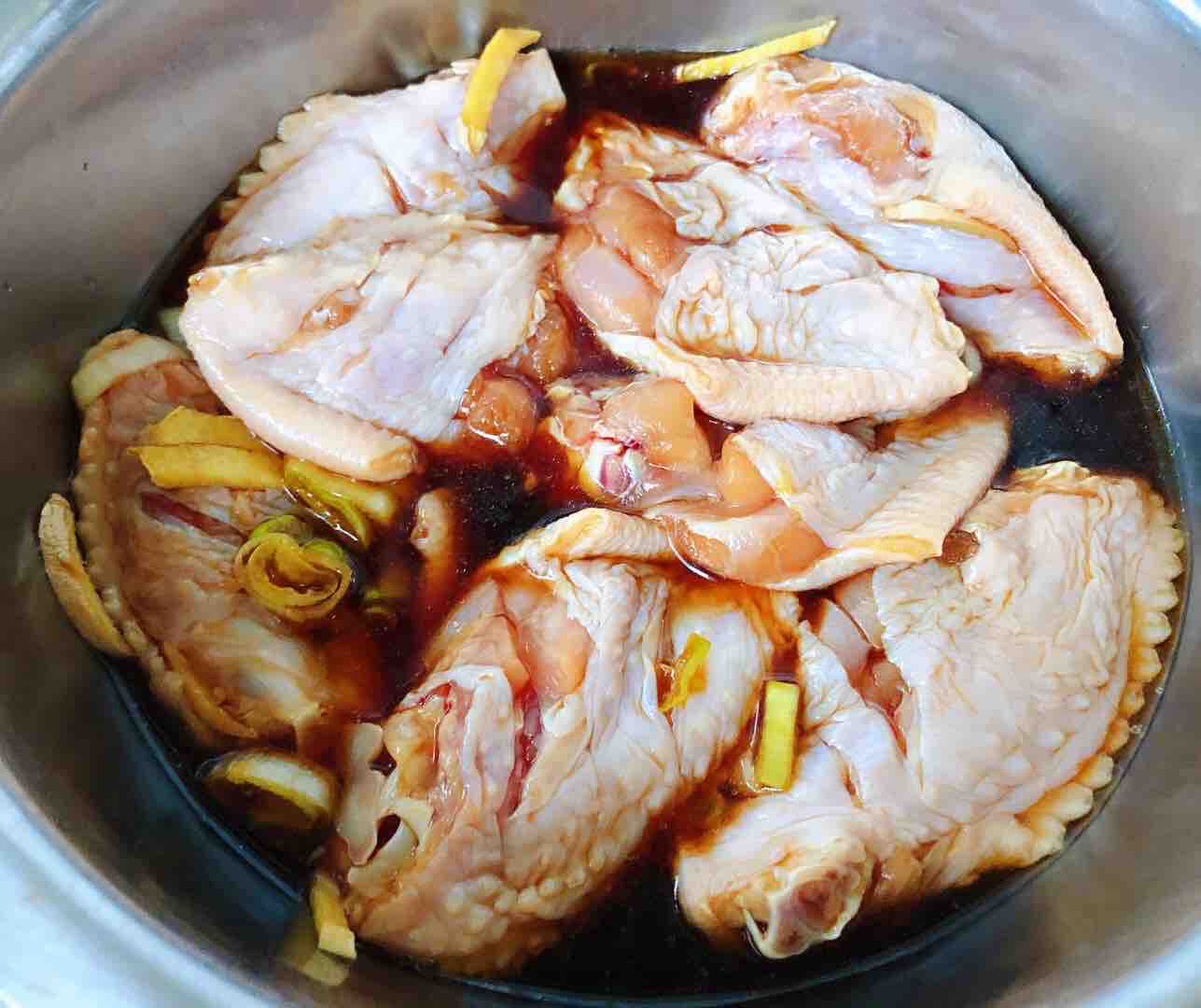 Steamed Chicken Wings with Glutinous Rice recipe