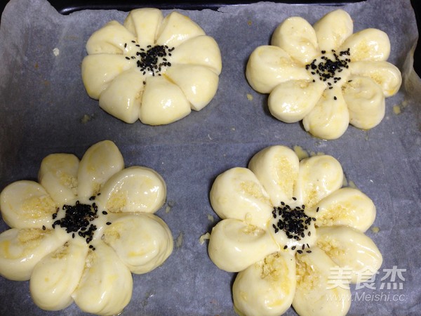 Coconut Flower Bun recipe