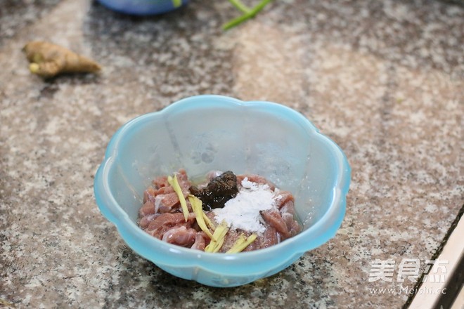 Stir-fried Beef with Black Pepper and Onion recipe