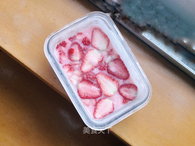 Super Simple Strawberry Milk Pudding recipe