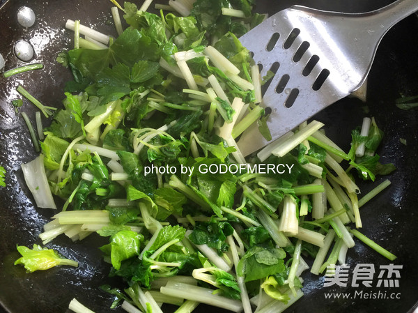 Get Rid of The "fat Monarch" Meal, Fried Pork with Dried Celery and Dried Seeds recipe