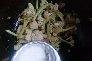 Stir-fried Songhua with Home-cooked Pork Belly and Fungus recipe