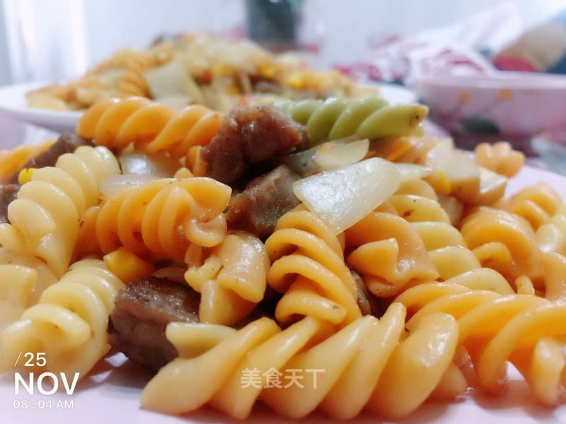 Black Pepper Steak Spiral Noodles recipe