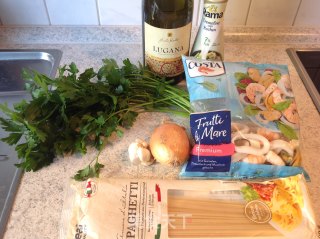 Assorted Seafood Pasta recipe