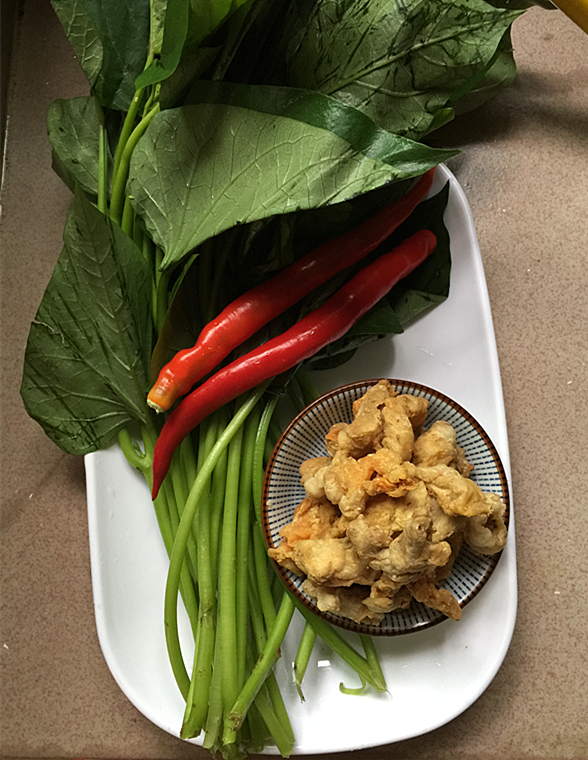 Stir-fried Sweet Potato Leaves with Lard Residue recipe