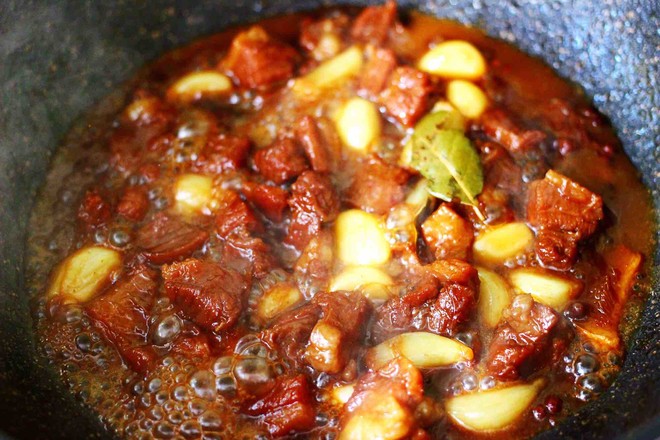 Braised Beef Stew with Garlic recipe