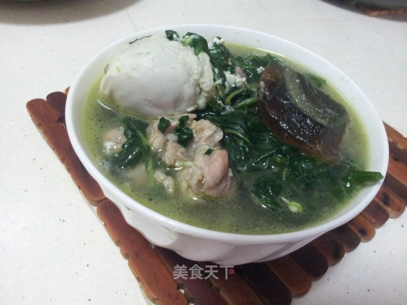 Chili Leaf Salted Egg Lean Meat Soup recipe