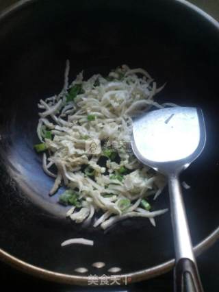 Cabbage Soy Pot Noodles recipe