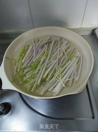 Fried Tofu with Celery recipe