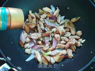 Stir-fried Chicken Fillet with Black Pepper and King Pleurotus recipe