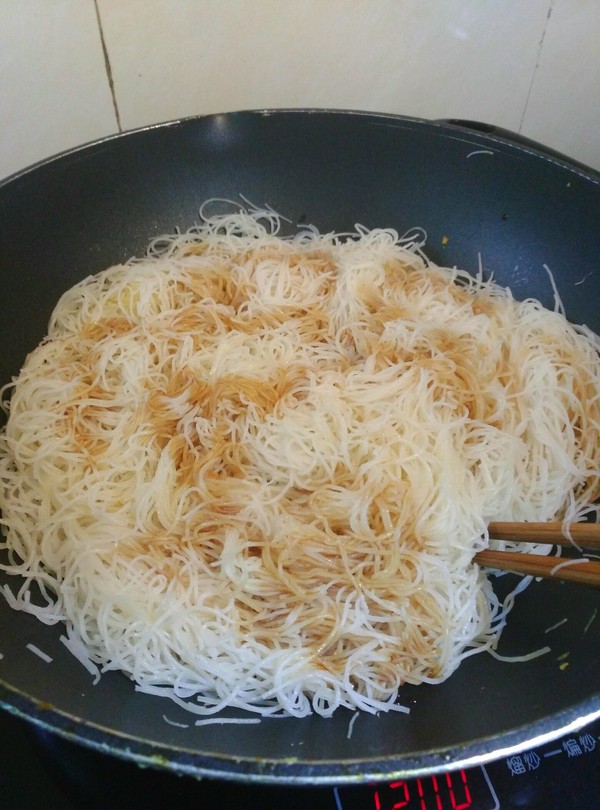 Stir-fried Rice Noodles with Mixed Vegetables recipe