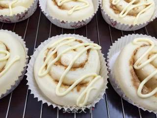 Crisp and Fragrant-pork Floss Rolls with Salad Sauce recipe