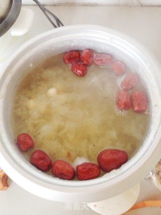 Sydney Lotus Seed and White Fungus Soup recipe