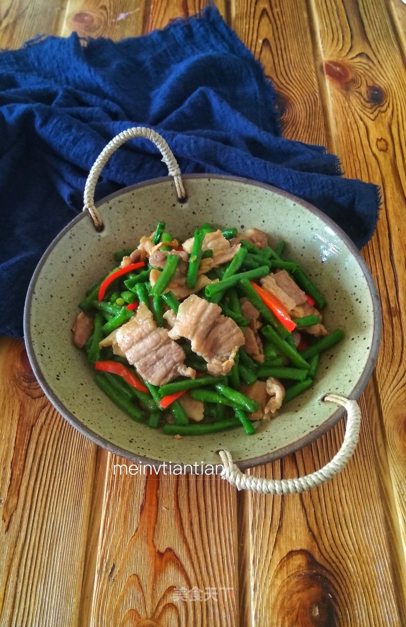 Fried Pork with Carob recipe