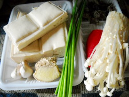 Stewed Tofu with Enoki Mushroom recipe