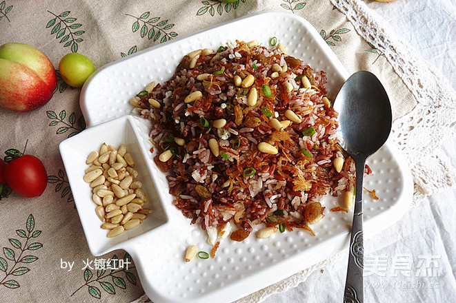 Fried Red Rice with Scallops and Pine Nuts recipe