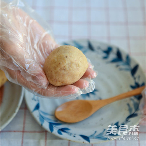 Double Yellow Moon Cake with Lotus Seed Paste recipe