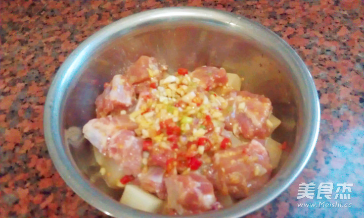 Steamed Pork Steak with Chopped Pepper and Carrot recipe