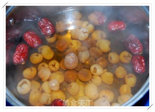 Rock Sugar, Longan, Red Dates and White Fungus Syrup recipe