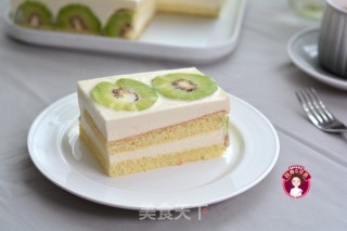 Kiwi Yogurt Cheese Mousse Cake recipe