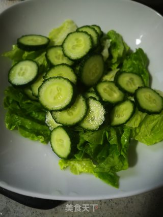 Lettuce Cucumber Cherry Tomato Salad recipe