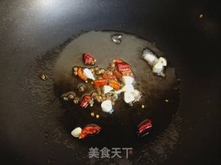 Stir Fried Fungus with Carrots recipe