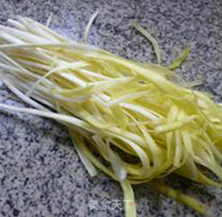 Stir-fried White Shrimp with Leek Sprouts recipe