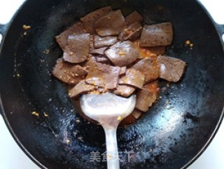 Stir-fried Duck Blood with Leek recipe