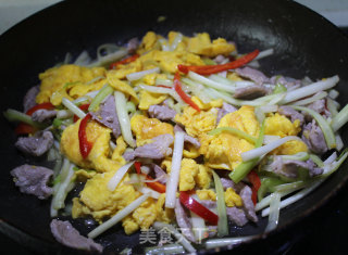 Simple and Quick Homemade Stir-fry-fried Lean Meat with Eggs and Chives recipe