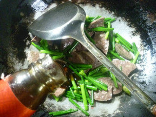 Stir-fried Pork Lung with Leek Flower recipe