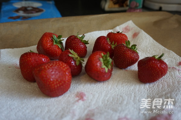 Chocolate Dipped Strawberries recipe