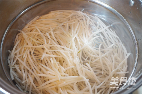 Hot and Sour Bean Sprouts recipe