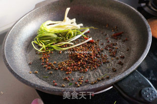 Dry Stir-fried Group of Heroes (crayfish, River Prawn, June Yellow) recipe