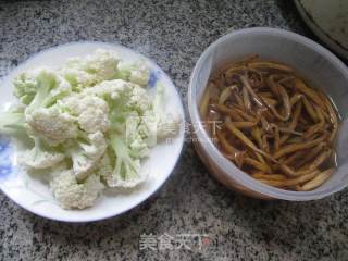 Stir-fried Cauliflower with Daylily recipe