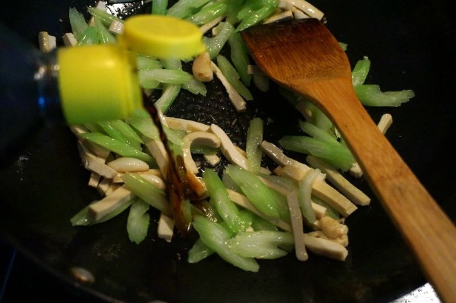 Apigenin Stir-fried Fragrant Dried recipe